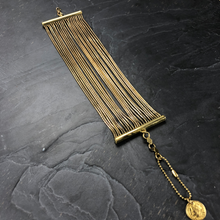 Load image into Gallery viewer, Bracelet manchette large en laiton brut, chaîne serpent ronde créateur Khara Tuki Paris