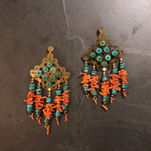 Load image into Gallery viewer, boucles d'oreilles sur mesure laiton turquoises et corail créateur Khara Tuki Paris