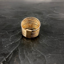 Load image into Gallery viewer, Bague semainier ciselé plaquée or 3 microns