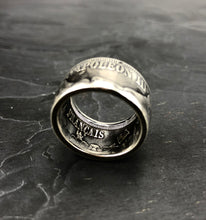 Load image into Gallery viewer, Bague Napoléon 3 en argent sur commande