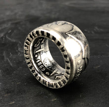 Load image into Gallery viewer, Bague Napoléon 3 en argent sur commande