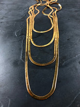 Load image into Gallery viewer, Collier sautoir en laiton brut, chaîne serpent ,3 mètres, créateur Khara Tuki Paris