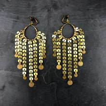 Load image into Gallery viewer, Boucles d'oreille Octopus en laiton brut créateur Khara Tuki Paris