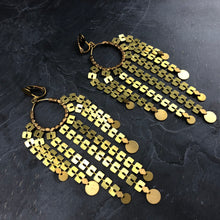 Load image into Gallery viewer, Boucles d'oreille Octopus en laiton brut créateur Khara Tuki Paris