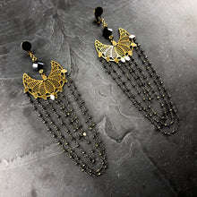 Load image into Gallery viewer, Boucles d'oreille en laiton ajouré et pierres semi précieuses facettées Pyrite, longues créateur Khara Tuki Paris