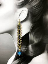 Load image into Gallery viewer, Boucles d'oreille chenille longues en laiton brut et verrre créateur Khara Tuki Paris