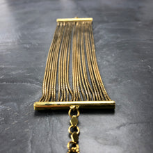 Load image into Gallery viewer, Bracelet manchette large en laiton brut, chaîne serpent ronde créateur Khara Tuki Paris