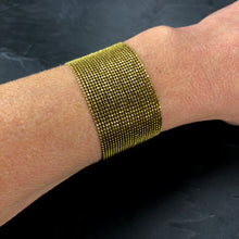 Load image into Gallery viewer, bracelet manchette large en laiton brut, chaîne boules diamantées Créateur Khara Tuki Paris