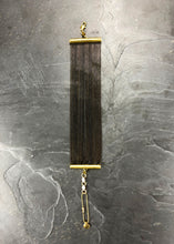 Load image into Gallery viewer, Bracelet manchette large chaîne en laiton brut et émail noir créateur Khara Tuki Paris