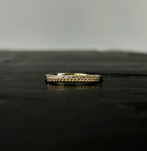 Load image into Gallery viewer, Bague en laiton doré, strass de Swarovski sur 2 rangs. Taille Unique