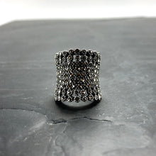 Load image into Gallery viewer, Bagues large incurvée en argent 925 et marcassites serties