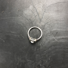 Load image into Gallery viewer, Bague rectangle argent opale blanche et marcassites