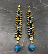 Load image into Gallery viewer, Boucles d&#39;oreille chenille longues en laiton brut et verrre créateur Khara Tuki Paris
