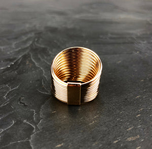 Bague large en laiton plaqué or 1 micron