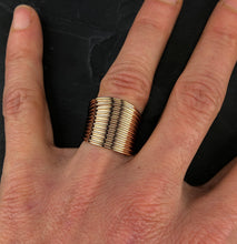 Load image into Gallery viewer, Bague large en laiton plaqué or 1 micron
