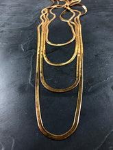 Load image into Gallery viewer, Collier sautoir en laiton brut, chaîne serpent ,3 mètres, créateur Khara Tuki Paris
