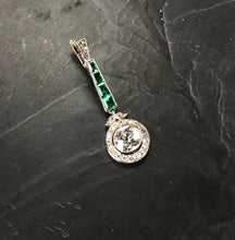 Load image into Gallery viewer, Pendentif ancien en Or blanc diamants et émeraudes transformé en boucles d&#39;oreille unique
