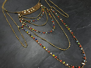 Collier Princesse du Désert, en laiton brut et pierres semi précieuses ou verre multicolor créateur Khara Tuki Paris