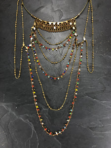 Collier Princesse du Désert, en laiton brut et pierres semi précieuses ou verre multicolor créateur Khara Tuki Paris