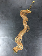 Load image into Gallery viewer, bracelet 2 tours en laiton brut, chaîne serpent plat, créateur Khara Tuki Paris
