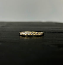 Load image into Gallery viewer, Bague en laiton doré, strass de Swarovski sur 2 rangs. Taille Unique
