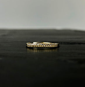 Bague en laiton doré, strass de Swarovski sur 2 rangs. Taille Unique