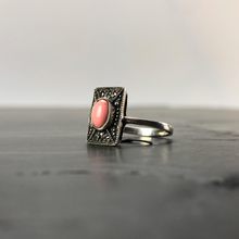 Load image into Gallery viewer, Bague rectangle argent opale blanche et marcassites
